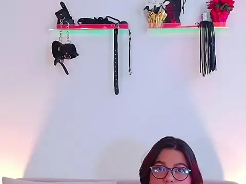 EmiF26 online show from March 10, 2026, 9:53 pm