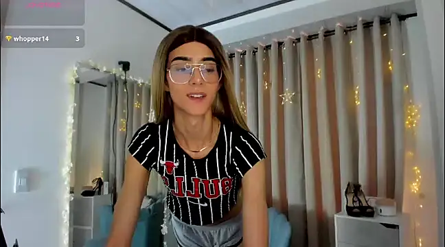 Snapshot of alahia_sweet chatting on January 2, 2025, 7:29 pm alahia sweet online show from January 2, 2025, 7:29 pm