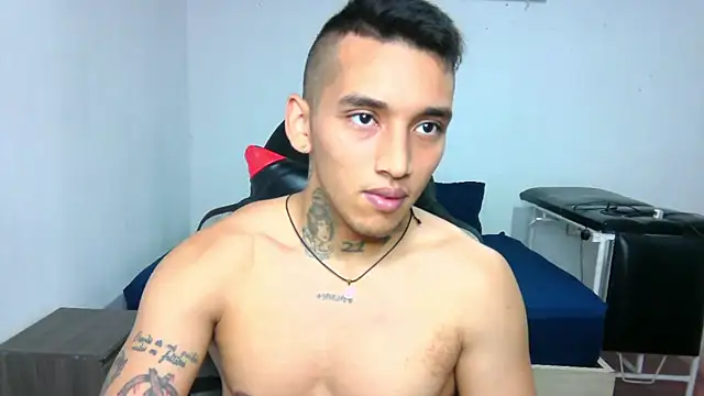 Snapshot of David_Adams2003 chatting on January 6, 2025, 12:02 pm David Adams2003 online show from January 6, 2025, 12:02 pm