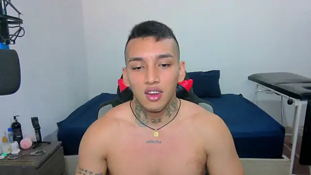 Snapshot of David_Adams2003 chatting on January 24, 2025, 1:57 pm David Adams2003 online show from January 24, 2025, 1:57 pm