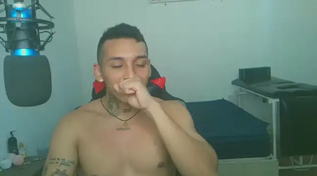 Snapshot of David_Adams2003 chatting on January 27, 2025, 1:19 pm David Adams2003 online show from January 27, 2025, 1:19 pm