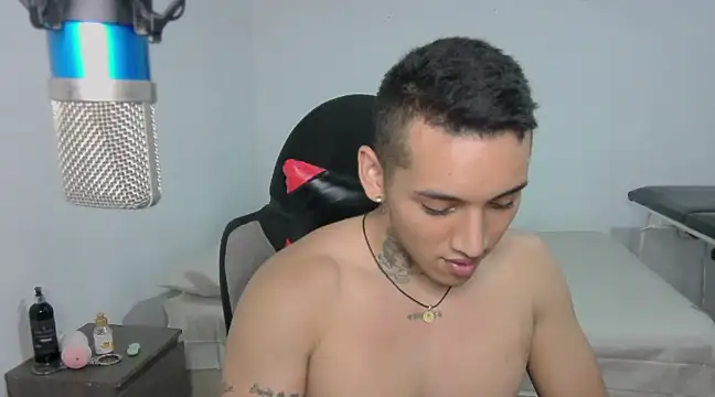 Snapshot of David_Adams2003 chatting on February 3, 2025, 11:36 pm David Adams2003 online show from February 3, 2025, 11:36 pm