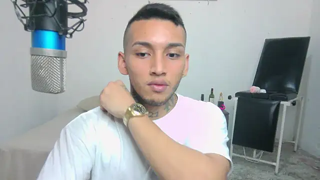 Snapshot of David_Adams2003 chatting on March 3, 2025, 2:04 pm David Adams2003 online show from March 3, 2025, 2:04 pm