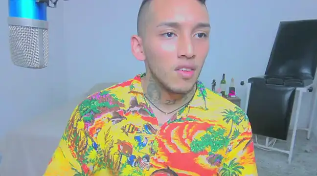 Snapshot of David_Adams2003 chatting on March 5, 2025, 6:01 pm David Adams2003 online show from March 5, 2025, 6:01 pm