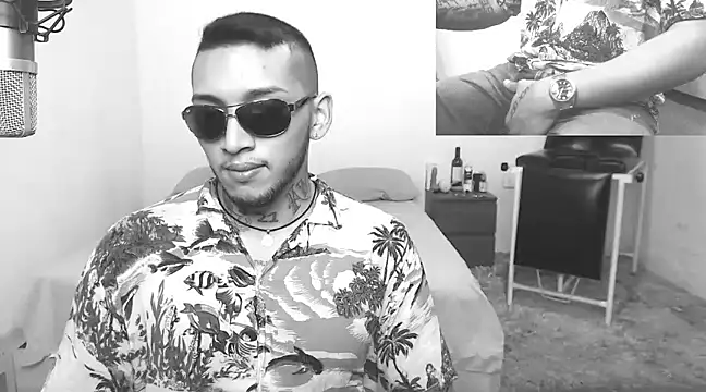 Snapshot of David_Adams2003 chatting on March 15, 2025, 2:01 pm David Adams2003 online show from March 15, 2025, 2:01 pm