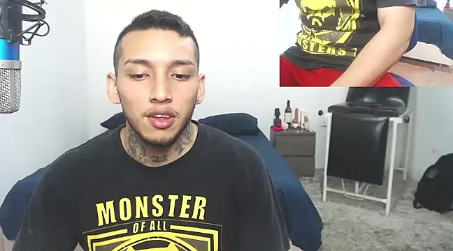 Snapshot of David_Adams2003 chatting on March 17, 2025, 2:23 pm David Adams2003 online show from March 17, 2025, 2:23 pm