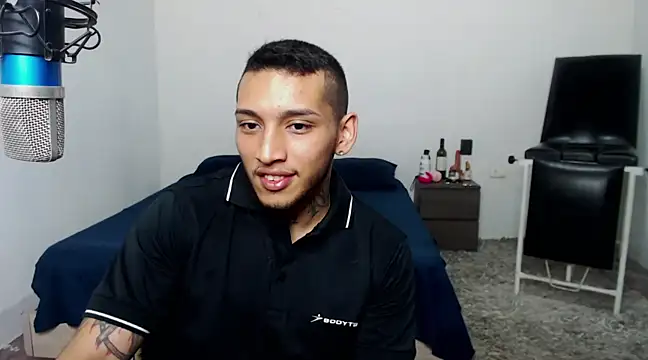 Snapshot of David_Adams2003 chatting on March 19, 2025, 2:57 pm David Adams2003 online show from March 19, 2025, 2:57 pm