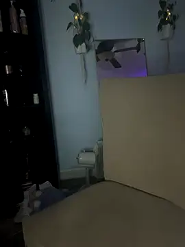 AlessasRoom online show from September 26, 2025, 6:28 am