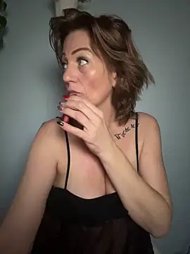 AlessasRoom online show from October 10, 2025, 7:40 am