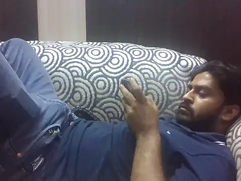 indihotguy online show from October 15, 2025, 2:39 pm