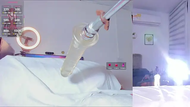 Maria Jones  online show from November 26, 2025, 3:29 am