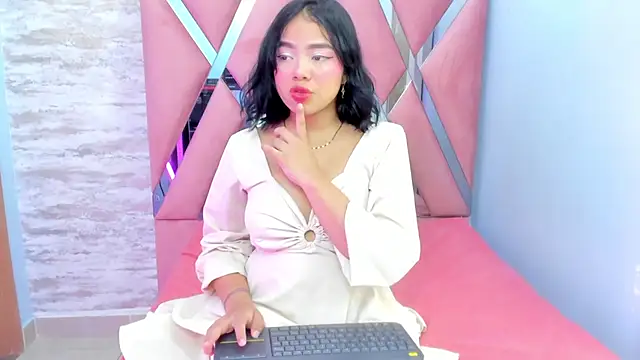 CATTLEYA BIANCHI145 online show from March 21, 2025, 3:33 am