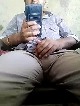 r379 online show from November 3, 2025, 6:14 am