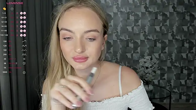 A delina online show from November 21, 2025, 1:54 pm