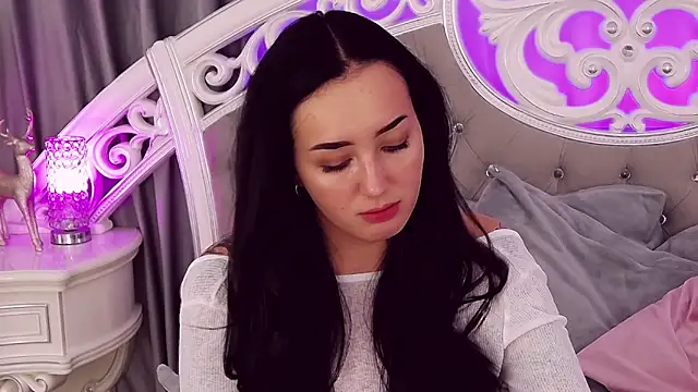 KimKhallifa online show from January 25, 2025, 9:57 am