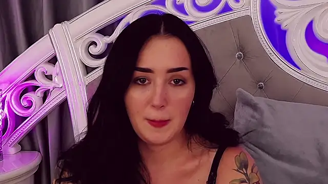 KimKhallifa online show from January 30, 2025, 11:11 am