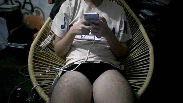 Snapshot of topboy2800 chatting on January 2, 2025, 1:06 am topboy2800 online show from January 2, 2025, 1:06 am