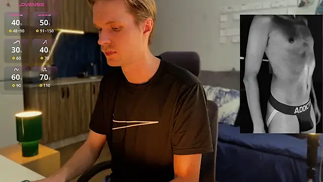 Leonnextdoor online show from February 23, 2026, 4:32 am