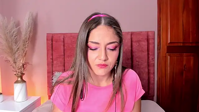 EloiseQuinn online show from November 29, 2025, 1:58 pm