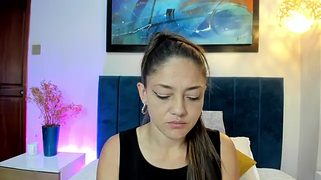 EloiseQuinn online show from December 18, 2025, 2:34 pm