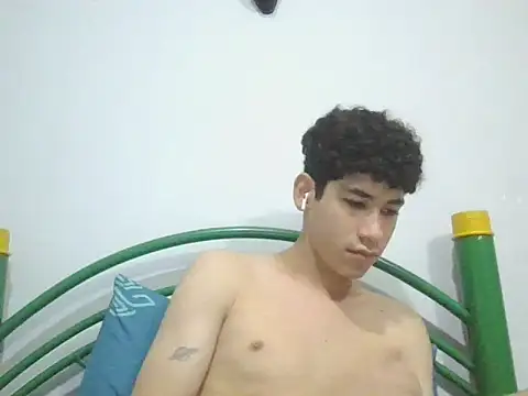 Snapshot of leo_teen chatting on January 20, 2025, 3:26 am leo teen online show from January 20, 2025, 3:26 am