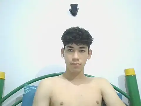 Snapshot of leo_teen chatting on January 25, 2025, 12:06 am leo teen online show from January 25, 2025, 12:06 am