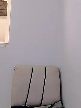 Snapshot of Brendabluee chatting on January 1, 2025, 8:37 pm Brendabluee online show from January 1, 2025, 8:37 pm