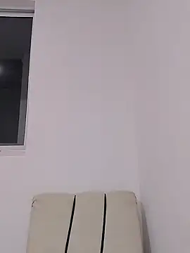 Snapshot of Brendabluee chatting on January 16, 2025, 1:27 am Brendabluee online show from January 16, 2025, 1:27 am