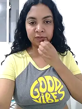 Snapshot of Brendabluee chatting on January 31, 2025, 1:33 am Brendabluee online show from January 31, 2025, 1:33 am