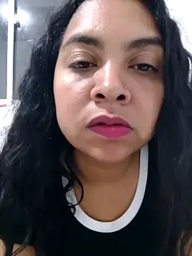 Snapshot of Brendabluee chatting on February 7, 2025, 1:04 am Brendabluee online show from February 7, 2025, 1:04 am