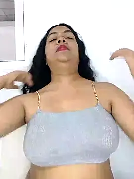 Snapshot of Brendabluee chatting on February 23, 2025, 4:57 pm Brendabluee online show from February 23, 2025, 4:57 pm