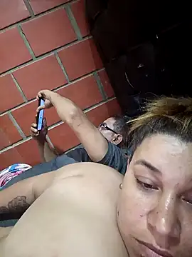 Snapshot of emili1998ve chatting on January 11, 2025, 11:02 pm emili1998ve online show from January 11, 2025, 11:02 pm