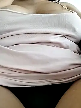 Snapshot of Betty2u chatting on March 23, 2025, 8:26 am Betty2u online show from March 23, 2025, 8:26 am