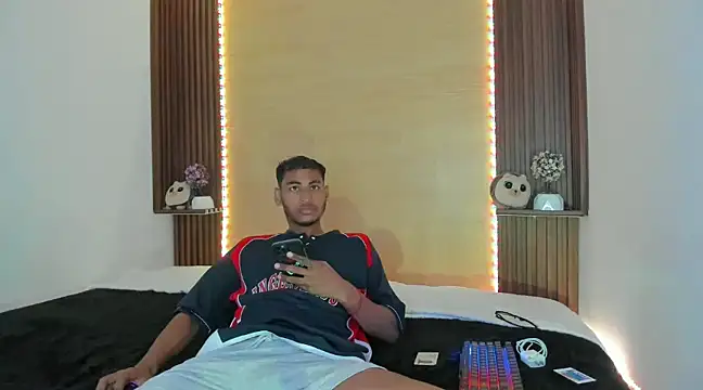 Snapshot of Evans777_ chatting on January 8, 2025, 5:05 pm Evans777 online show from January 8, 2025, 5:05 pm