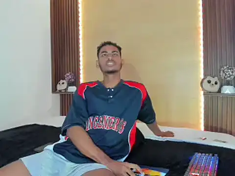 Snapshot of Evans777_ chatting on January 8, 2025, 8:07 pm Evans777 online show from January 8, 2025, 8:07 pm