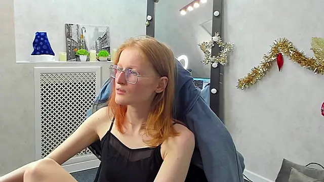 Snapshot of ElizabethHarpper chatting on January 19, 2025, 4:01 am ElizabethHarpper online show from January 19, 2025, 4:01 am