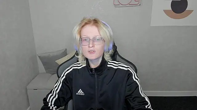 Snapshot of ElizabethHarpper chatting on September 11, 2025, 1:06 am ElizabethHarpper online show from September 11, 2025, 1:06 am