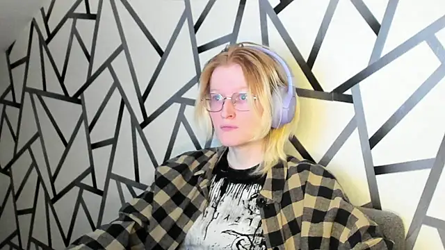 ElizabethHarpper online show from November 7, 2025, 1:27 am