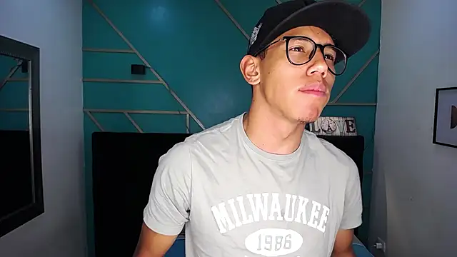 RyanPricee online show from January 15, 2025, 4:04 am