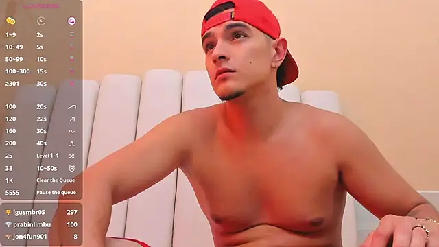 Snapshot of DAVID_VICTORIAA chatting on February 1, 2025, 3:50 pm DAVID VICTORIAA online show from February 1, 2025, 3:50 pm