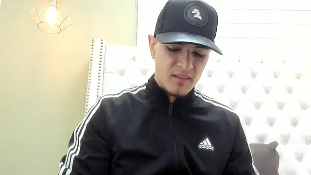 Snapshot of DAVID_VICTORIAA chatting on September 18, 2025, 1:13 pm DAVID VICTORIAA online show from September 18, 2025, 1:13 pm