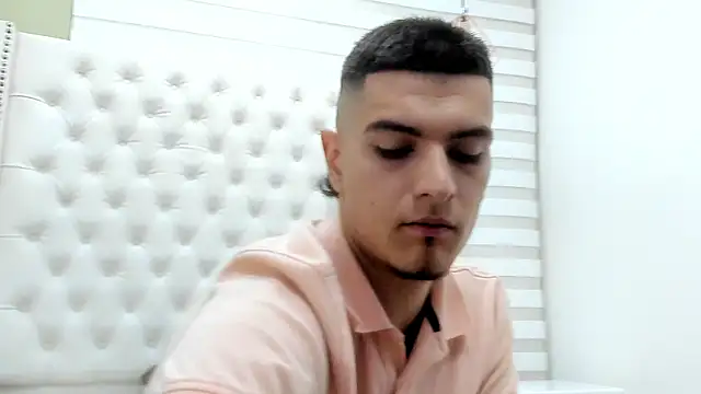 Snapshot of DAVID_VICTORIAA chatting on October 9, 2025, 1:09 pm DAVID VICTORIAA online show from October 9, 2025, 1:09 pm