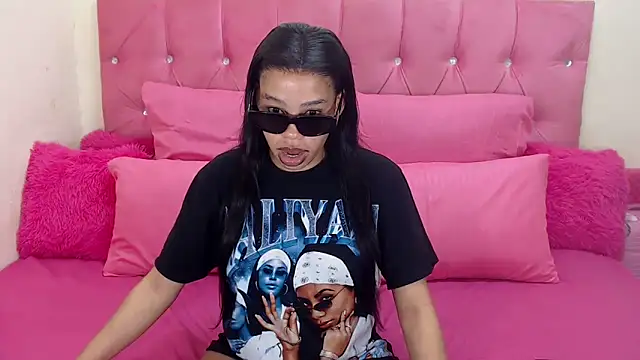 naughtiest baddy online show from September 25, 2025, 7:50 pm