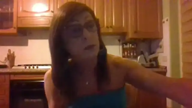 Tiabet online show from November 4, 2025, 9:03 pm