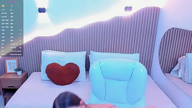 Annie kurt  online show from March 8, 2025, 8:03 pm