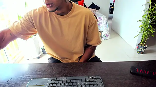 Adam Valenciia online show from November 9, 2025, 8:07 pm