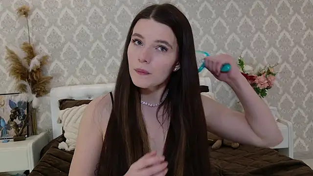 Nellie Medina online show from January 28, 2025, 11:07 pm