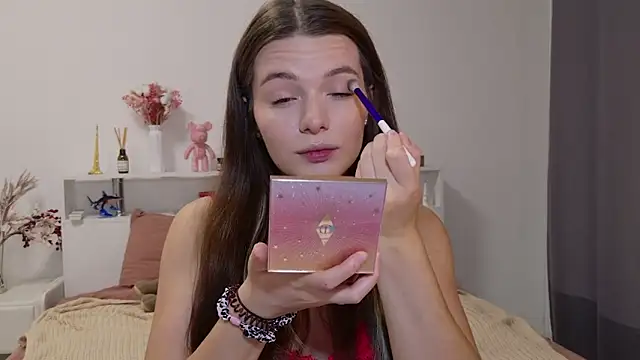 Nellie Medina online show from October 2, 2025, 9:22 pm