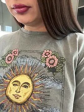 claraxjoyy online show from March 12, 2025, 7:57 am