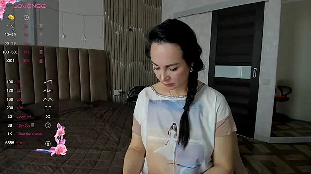 Snapshot of Monica_Weiss chatting on February 15, 2026, 11:08 am Monica Weiss online show from February 15, 2026, 11:08 am